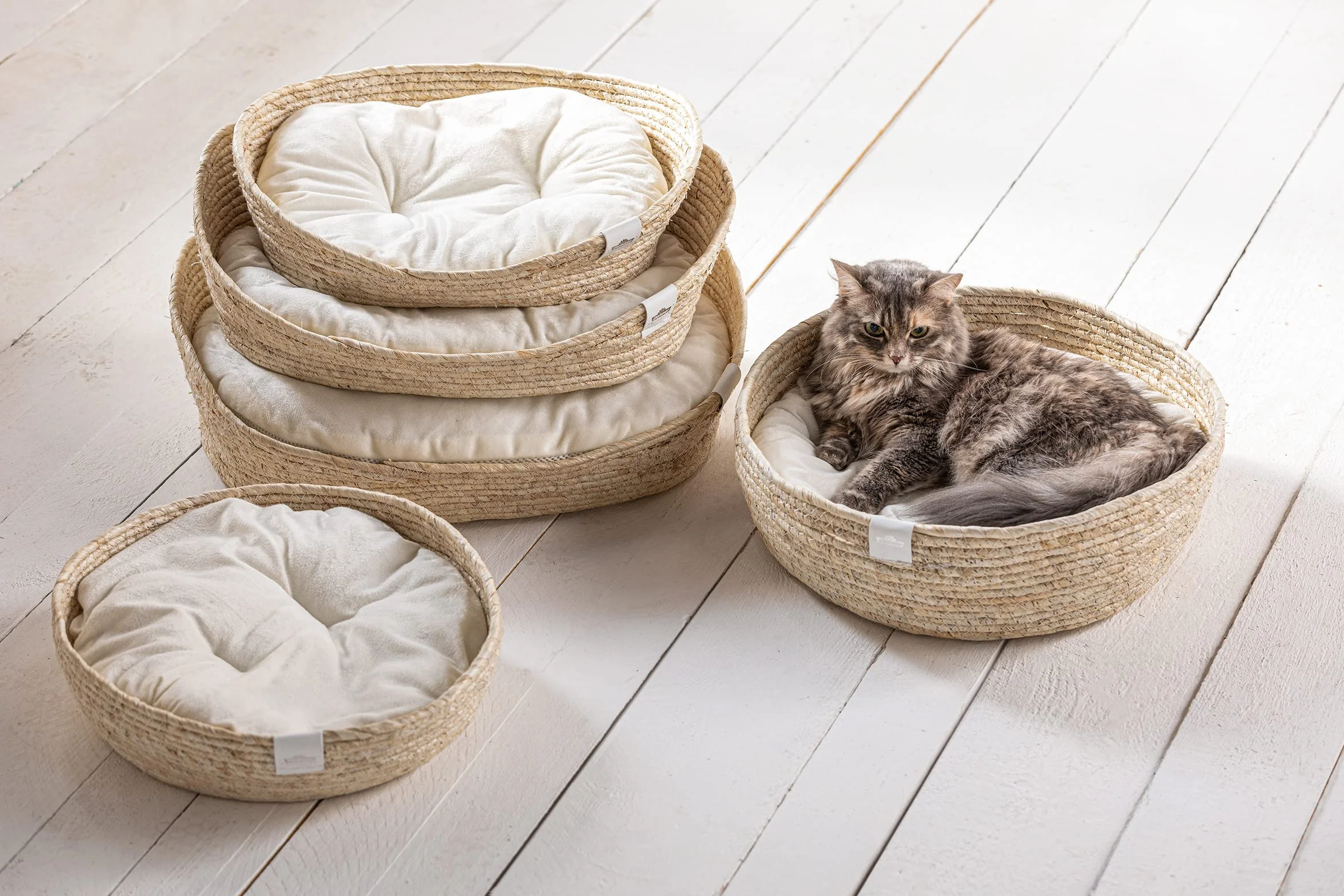 Dehner Premium Lovely przytulne łóżko, dobry sen, Ø 38 cm, wysokość 13 cm, materiał naturalny/plusz, biały/beżowy