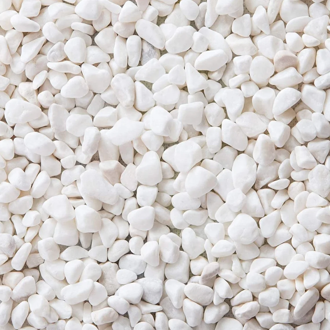 Dekoracyjne białe kamienie, mały żwir ogrodowy, granulowane kamyki rzeczne do akwarium, doniczka, wypełnienie wazonu i dekoracja ogrodowa 6-9 mm (1 kg/2,2 funta)